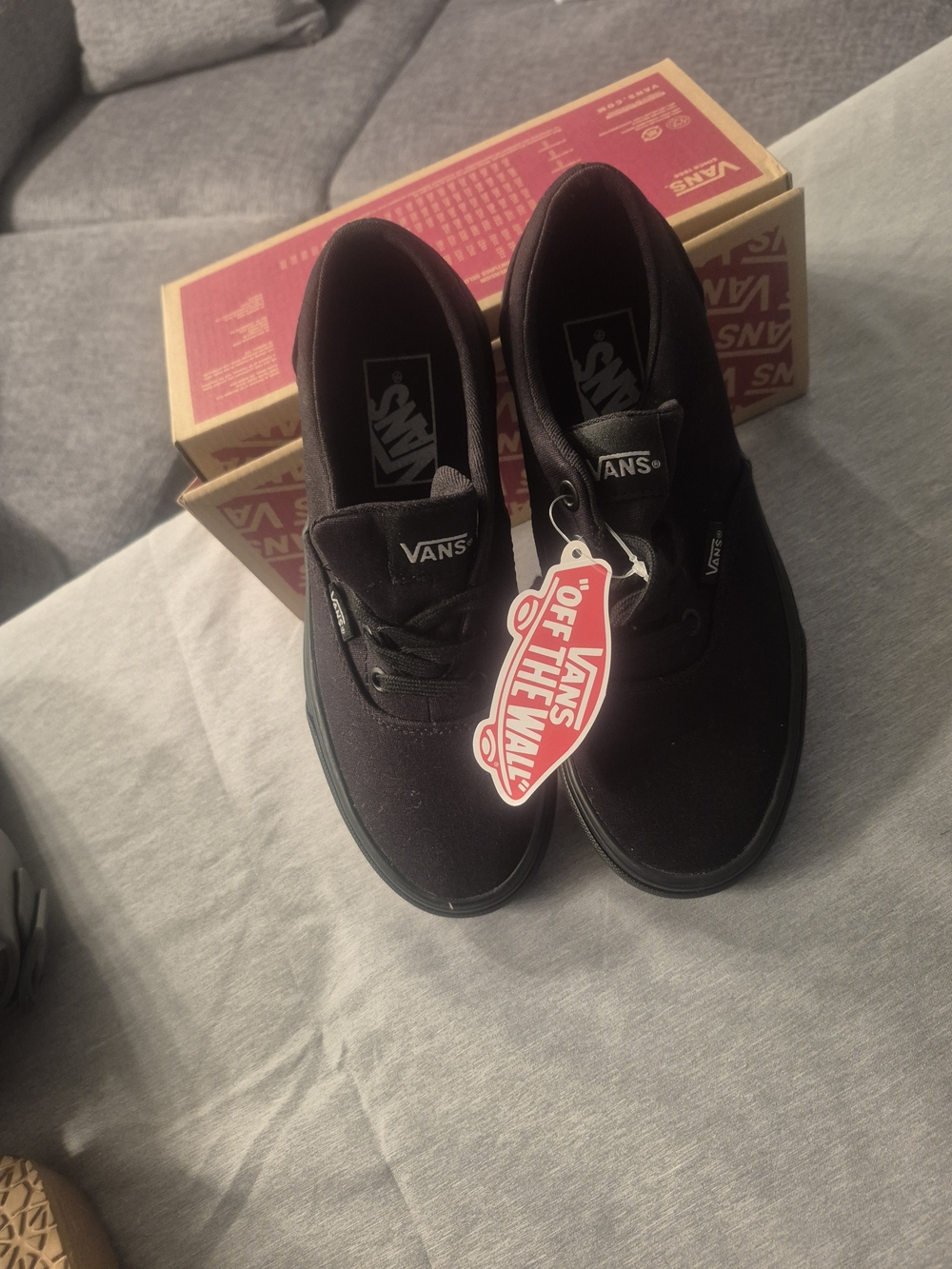 Vans Men's Classic Canvas Sneakers — Black
